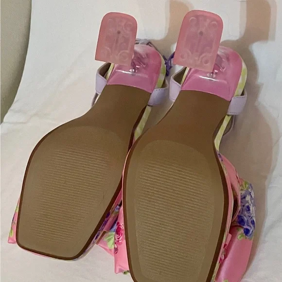 Betsey Johnson Floral Bow Heels - Picture 7 of 8